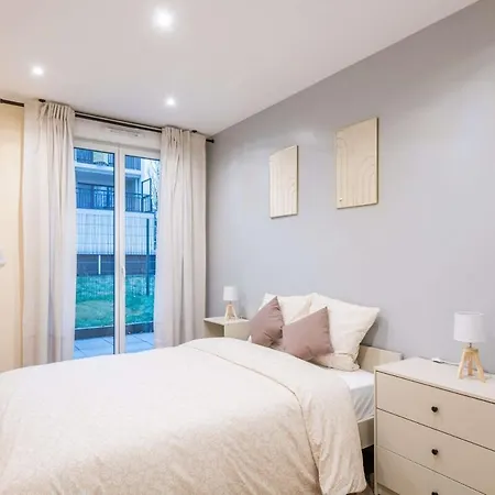 Le Continental ~ Jardin ~ Parking ~ Spacieux Apartment Clamart