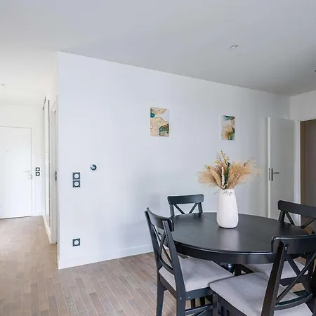 Le Continental ~ Jardin ~ Parking ~ Spacieux Apartment *