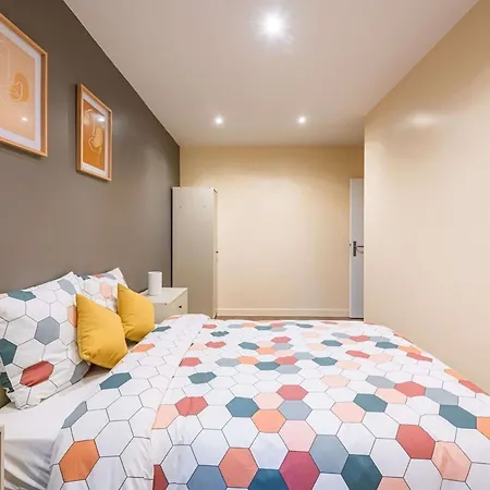 Le Continental ~ Jardin ~ Parking ~ Spacieux Apartment Clamart